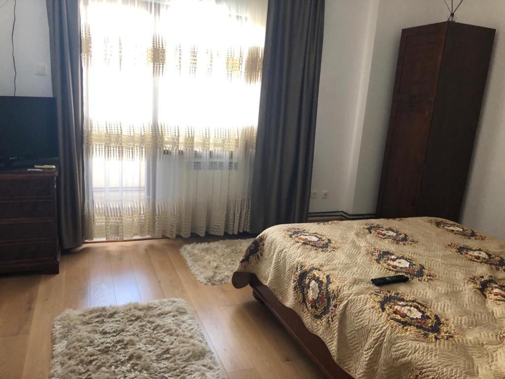 Peninsula Apartment, Constanta Bagian luar foto